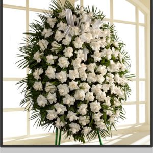 Corona de roses blanques