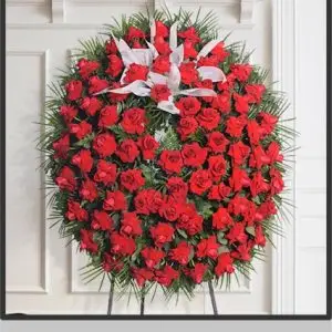 Corona de rosas rojas