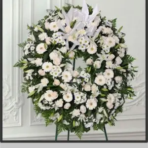 Corona de flor variada blanca